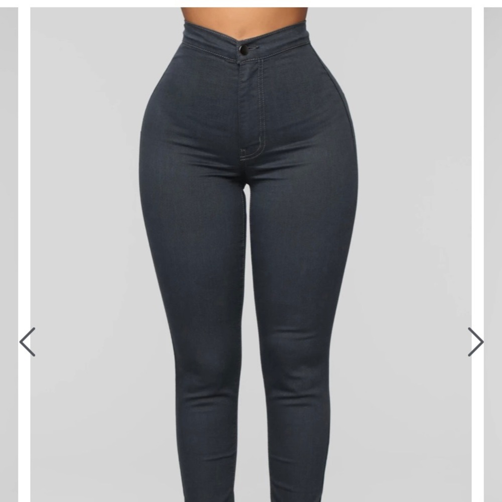 Grey fashionnova jeans 😍😍